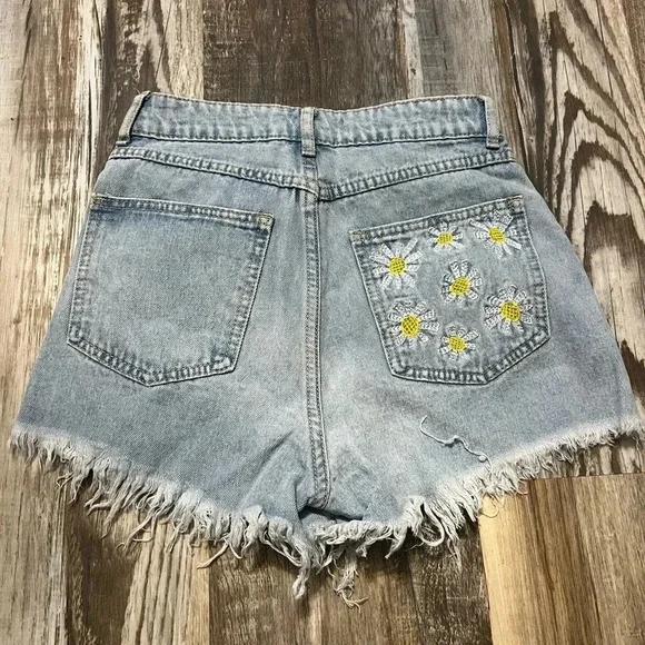 SHEIN Shorts - Picture 3 of 6